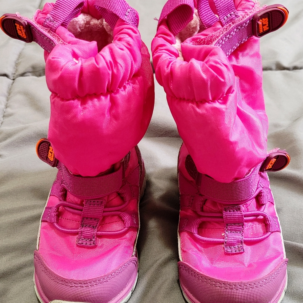 Stride Rite Made 2 Play girls snow boots